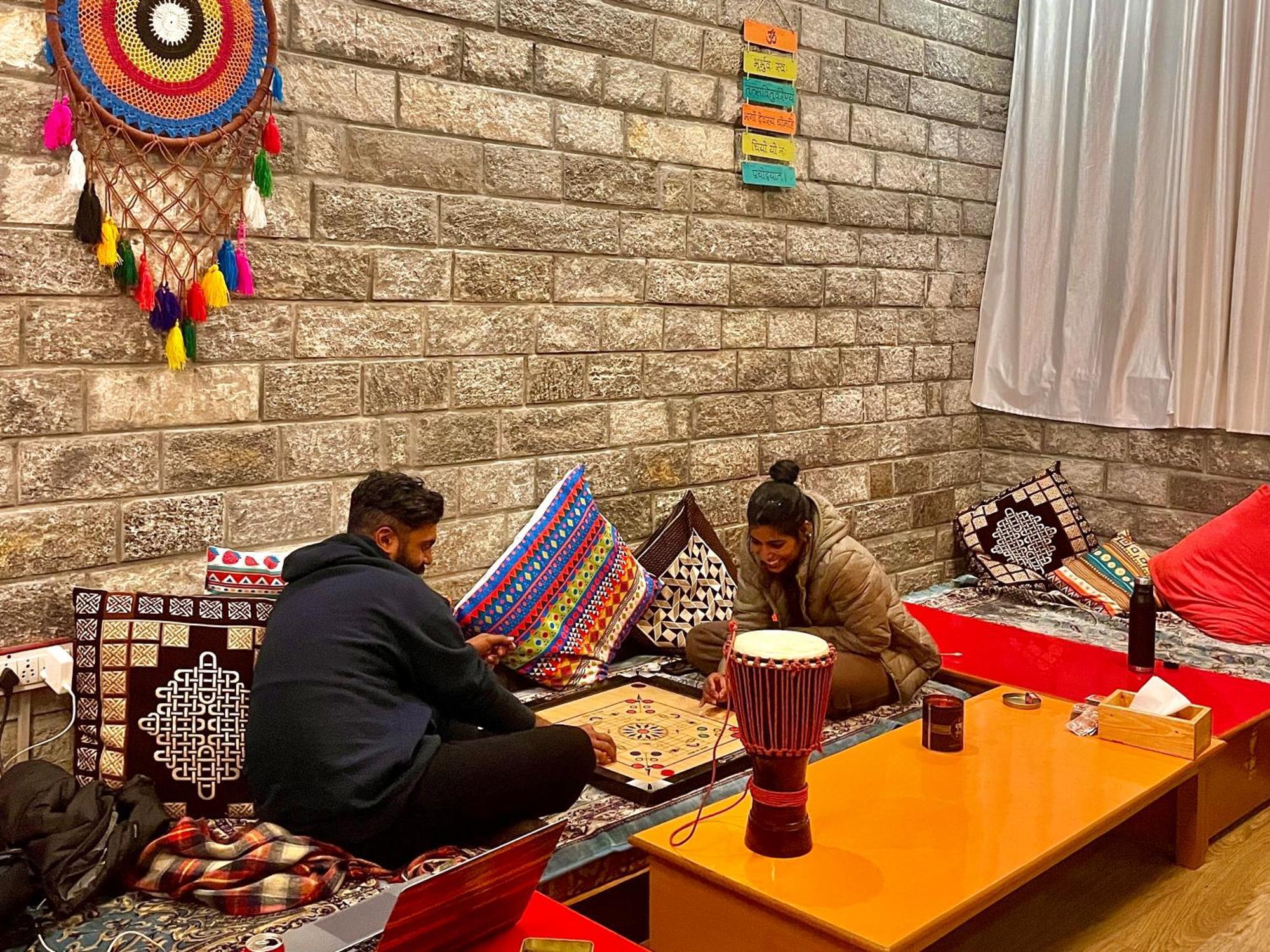 Fluestern Hostel And Cafe Nagar  Экстерьер фото