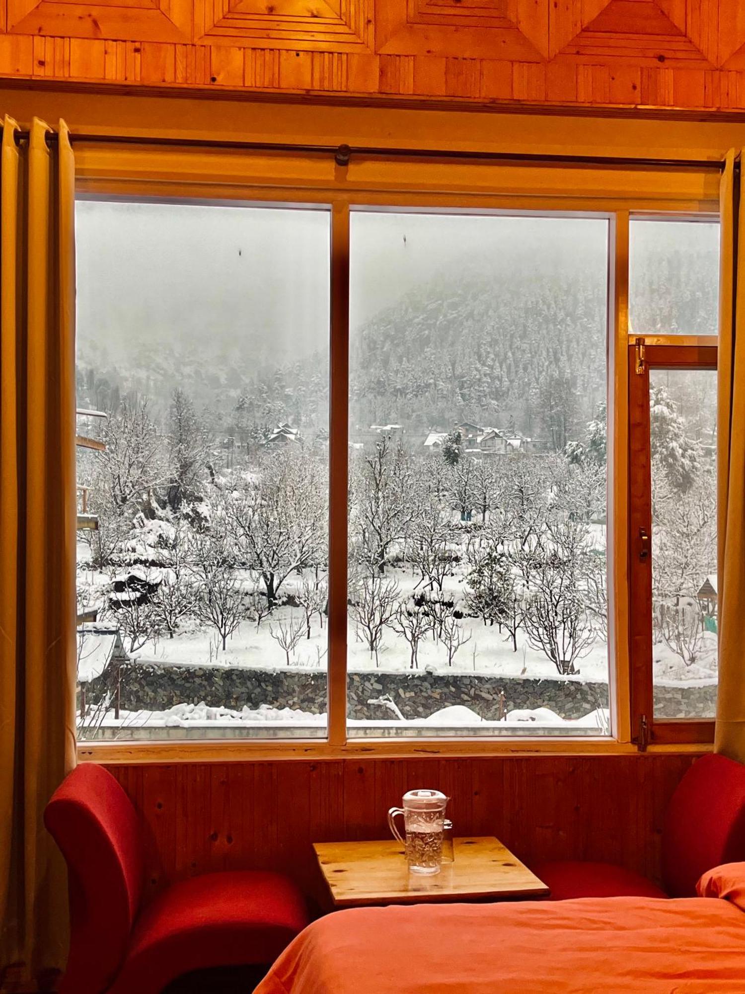 Fluestern Hostel And Cafe Nagar  Экстерьер фото