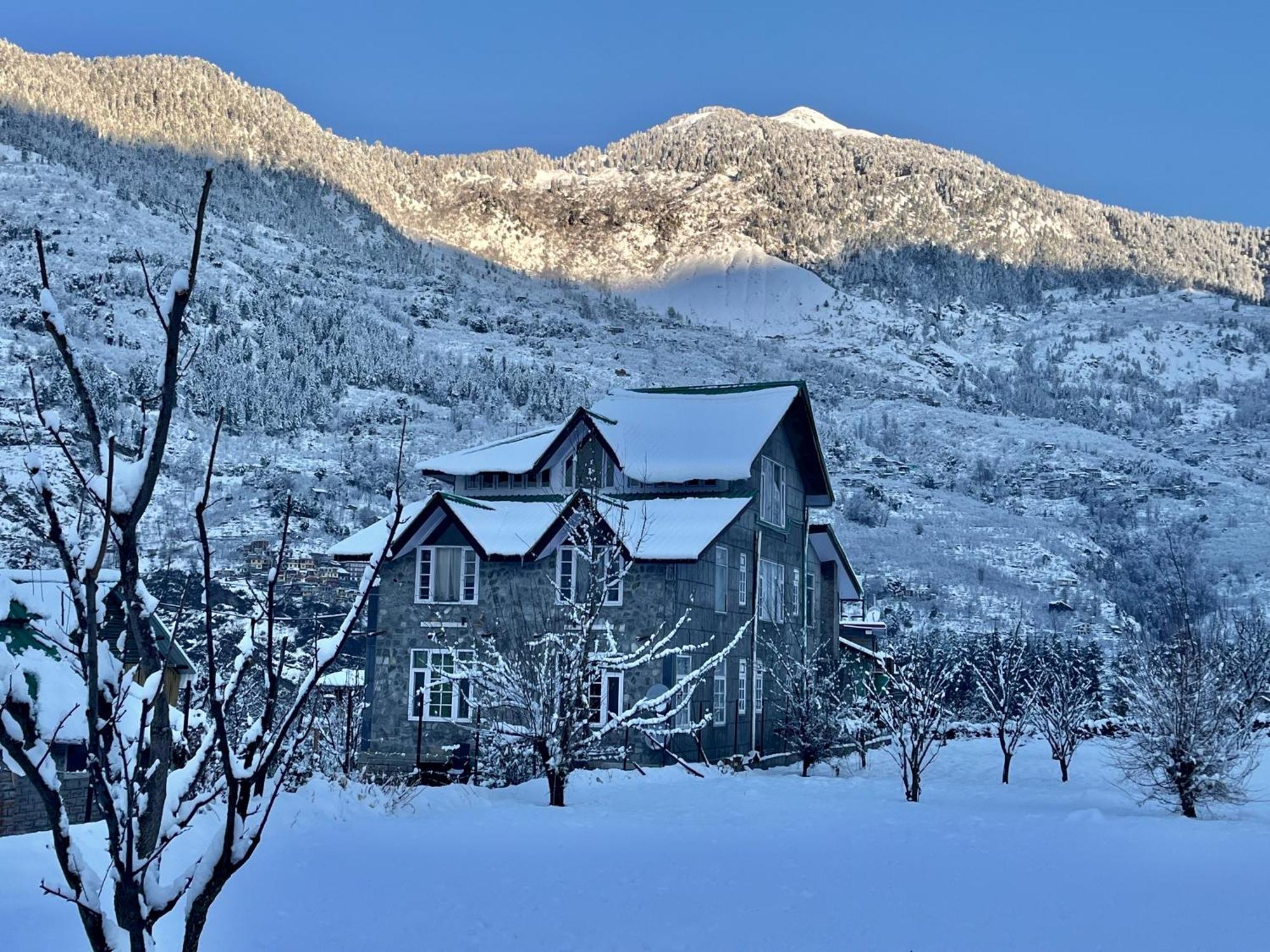 Fluestern Hostel And Cafe Nagar  Экстерьер фото