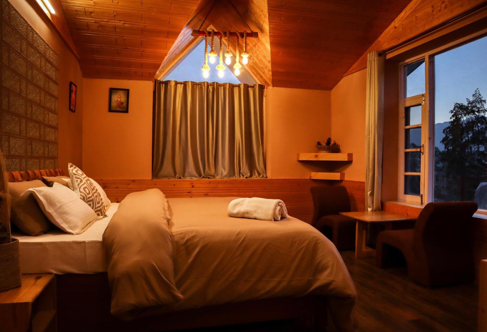 Fluestern Hostel And Cafe Nagar  Экстерьер фото