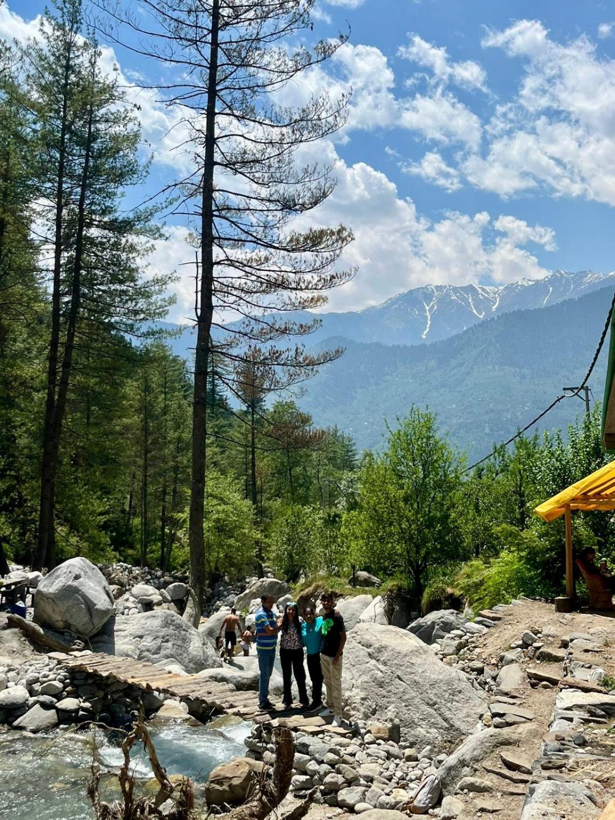Fluestern Hostel And Cafe Nagar  Экстерьер фото
