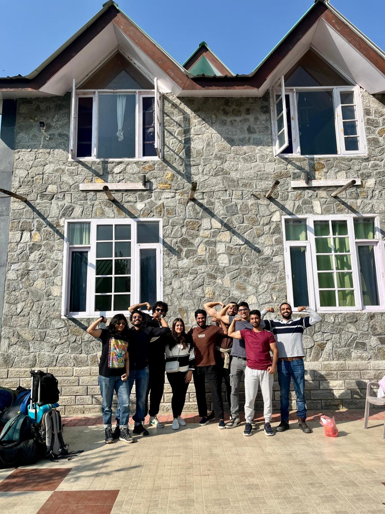 Fluestern Hostel And Cafe Nagar  Экстерьер фото